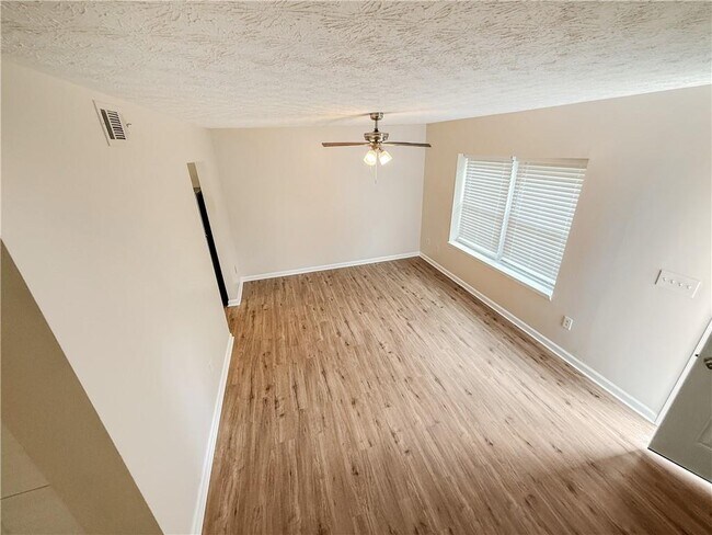 Building Photo - 1884 Shenandoah Valley Ln SE