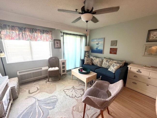 Building Photo - Available Now! Furnished Studio Condo at N...