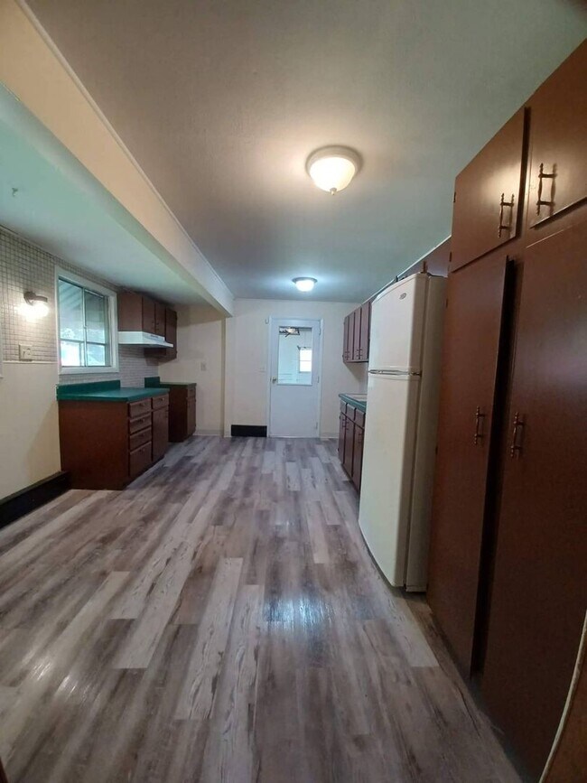 Building Photo - 3 Bedroom Ranch style house with Electric ...