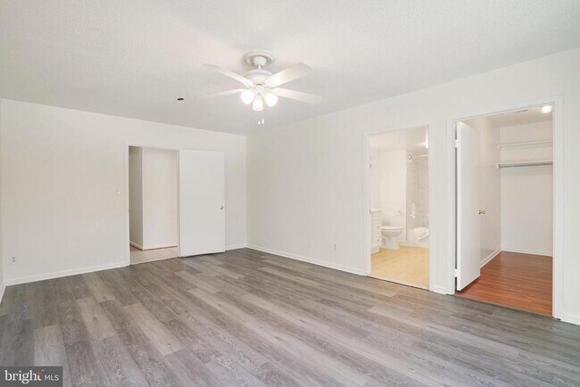 Building Photo - 3713 S George Mason Dr