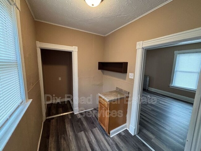 Building Photo - 1310 Shuler Ave
