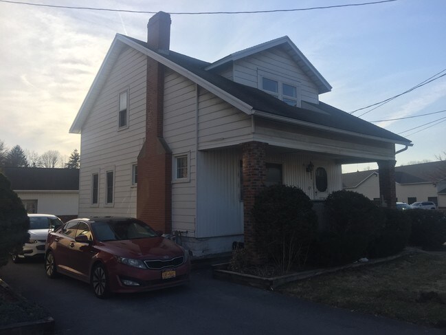 Primary Photo - 17 Campion Rd