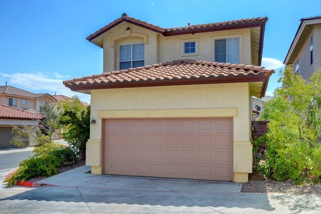 Building Photo - Beautiful 4-Bedroom Home in Gated Summerli...
