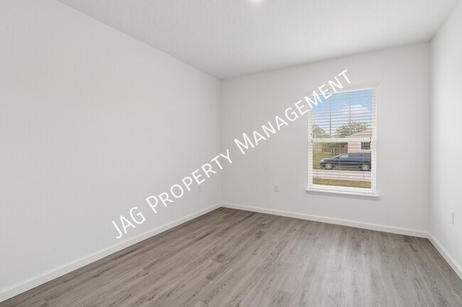 Building Photo - 271 Christensen Ave SE