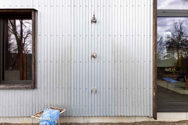 Building Photo - 94 Cherry Hill Rd