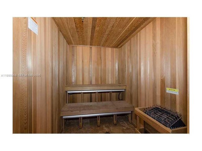 Building Photo - 1050 Brickell Ave