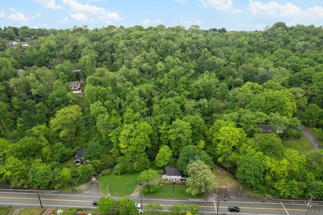 Building Photo - Stunning 3 bedroom home in Wilkins Township available now!