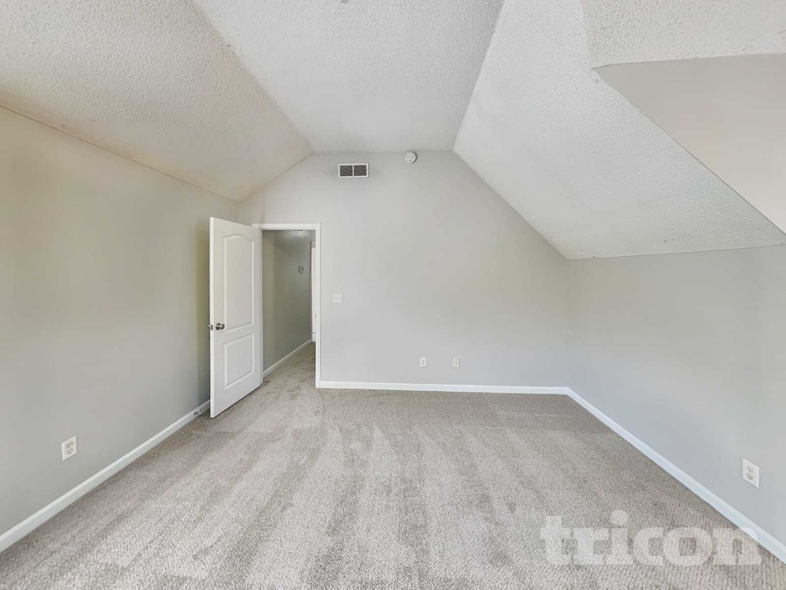 Building Photo - 135 Williams Bluff