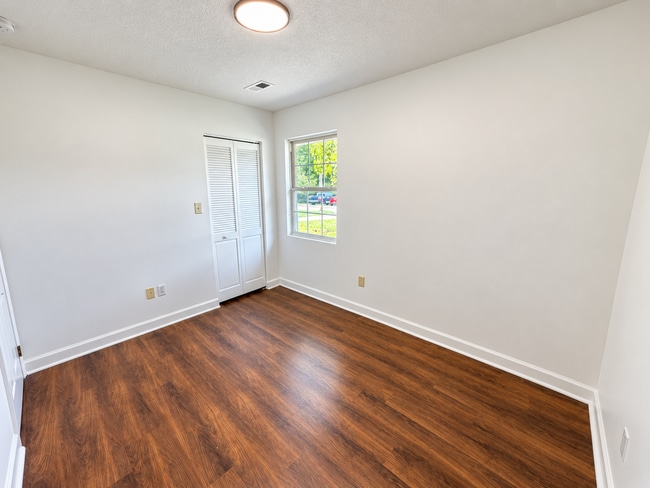 Building Photo - 5339 Beechwood Dr