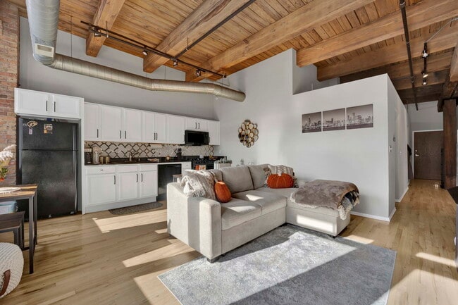 Building Photo - 625 W Jackson Blvd