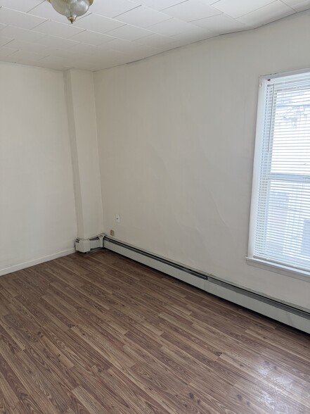 Building Photo - 1524 Meylert Ave