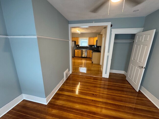 Building Photo - 1bed 2bath in Davis Square is available in 9/1