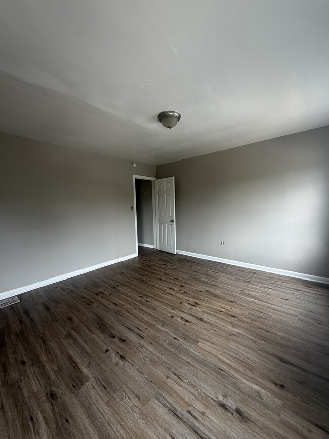 Building Photo - 1529 4th Ave
