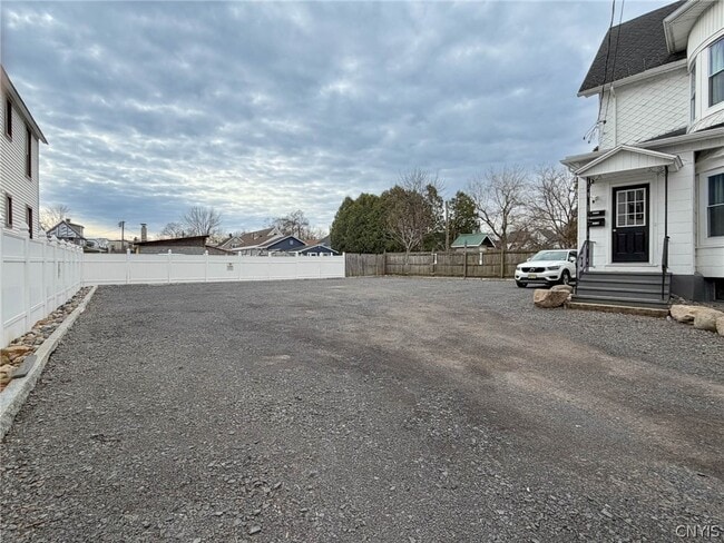 Building Photo - 1017 White Pl