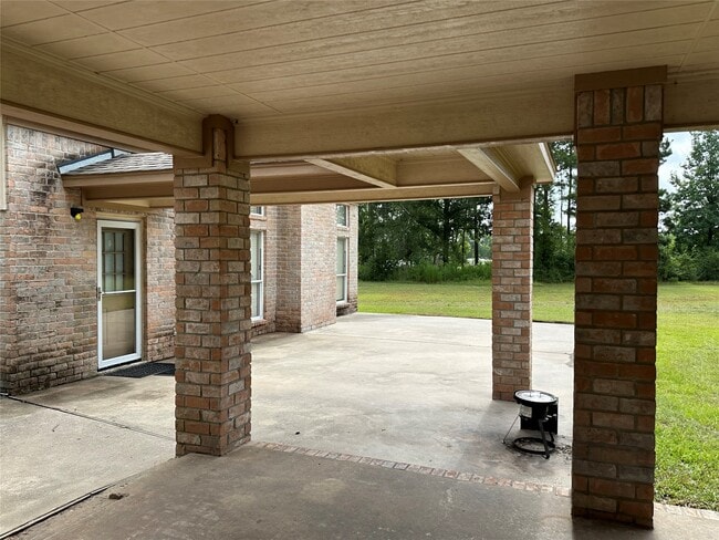 Building Photo - 33615 Dobbin-Huffsmith Rd
