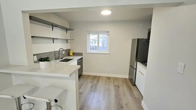 Building Photo - 265-271 N 6th St