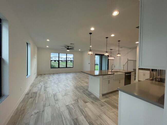 Building Photo - 8792 Antarus Dr