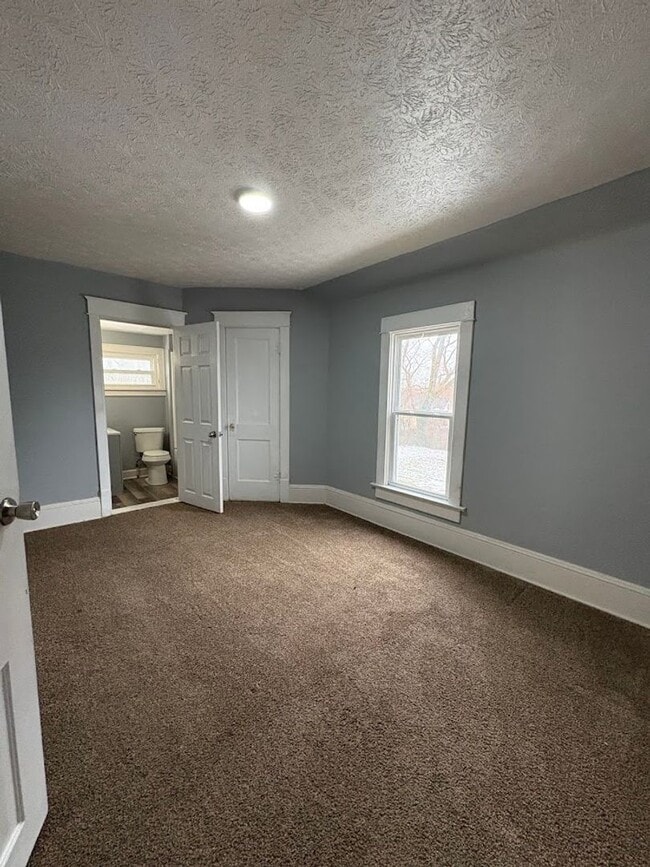 Building Photo - Four bedroom two bathroom home for rent