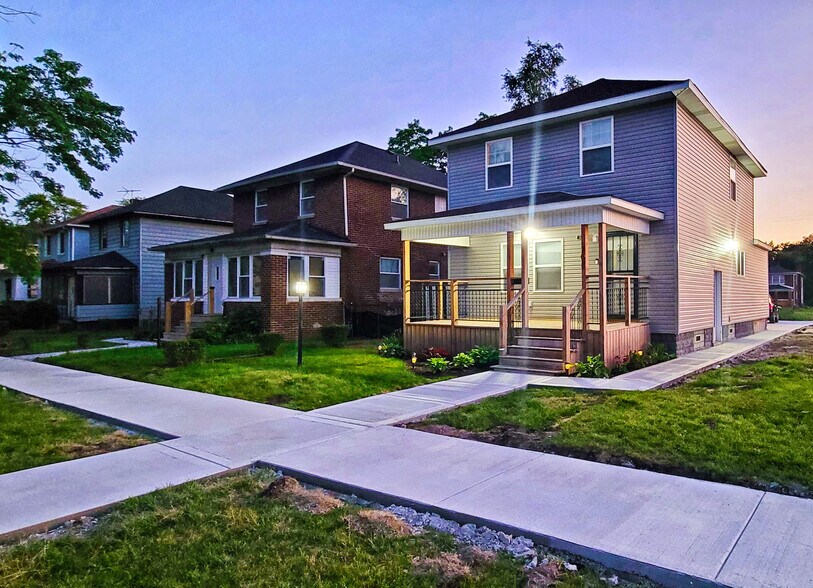 FRONT - 708 Vermont St