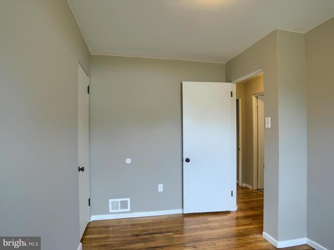 Building Photo - 1300 Strafford Rd