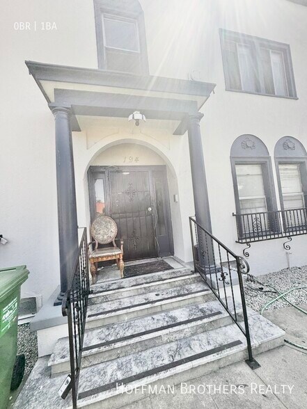 Building Photo - 194 W 41st Pl