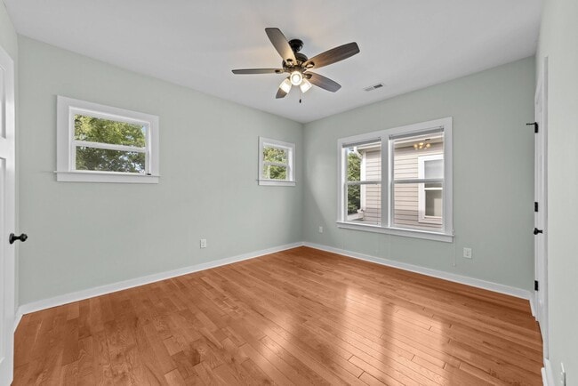 Building Photo - Modern 3 Bedroom home inside Downtown Raleigh, Fenced-in Backyard, Updated Kitchen, Pet Friendly!