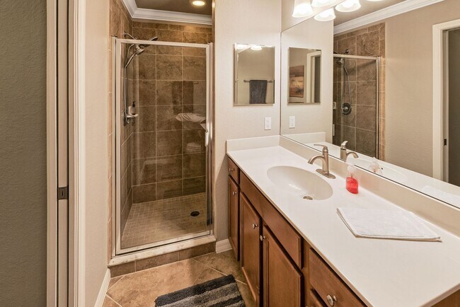 Building Photo - Available for immediate occupancy - 2BR/2BA Furnished Annual Condo available in Treviso Bay with ...
