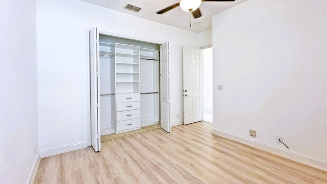 Building Photo - Elegant 4-Bedroom Home in Turtle Creek with Resort-Style Pool