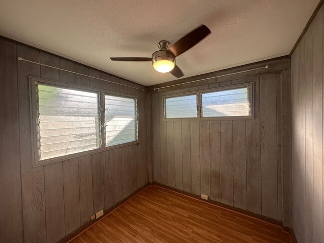 Building Photo - 929 Maniniholo St