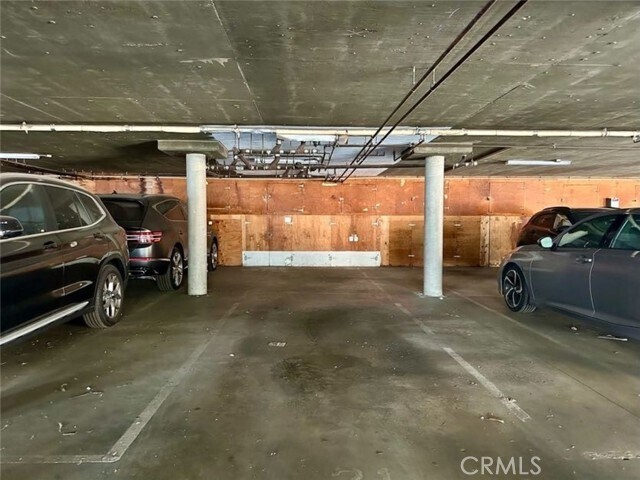 Building Photo - 6255 Woodman Ave