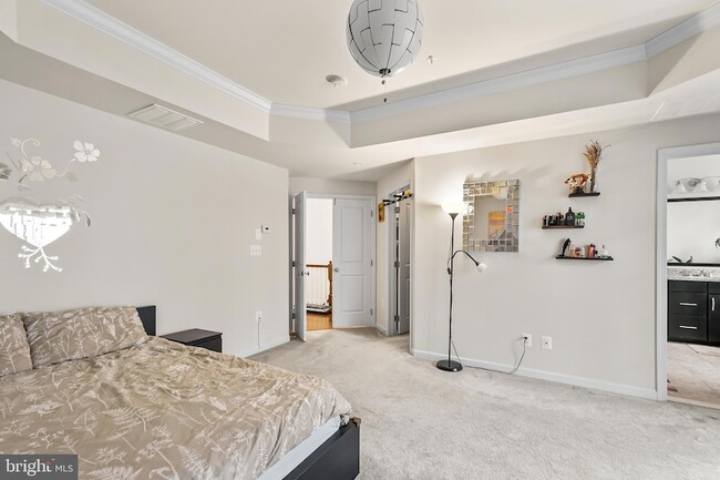 Building Photo - 43151 Wealdstone Terrace