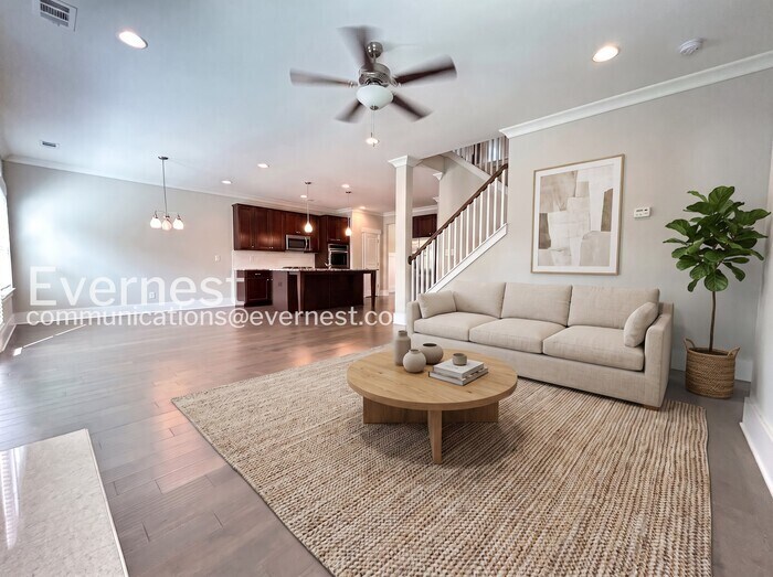 Building Photo - 6010 Winding Lakes Dr