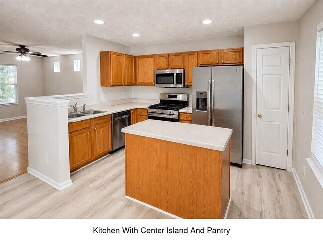 Building Photo - 5175 Sky Ridge Way