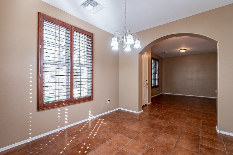 Building Photo - 902 S Adam Way