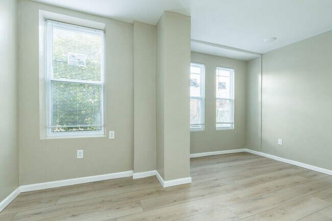 Building Photo - 104 S 51st St