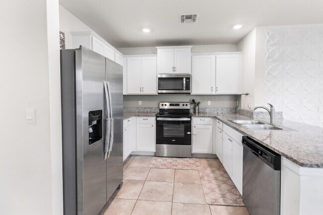 Building Photo - 11044 SW Vasari Way