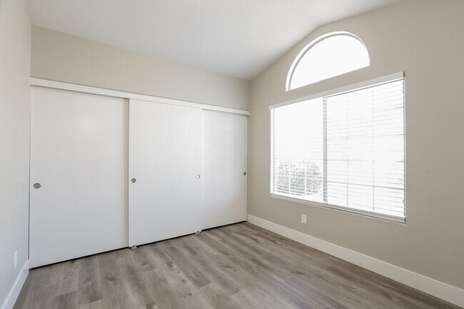 Building Photo - 805 Rio Poco Ct