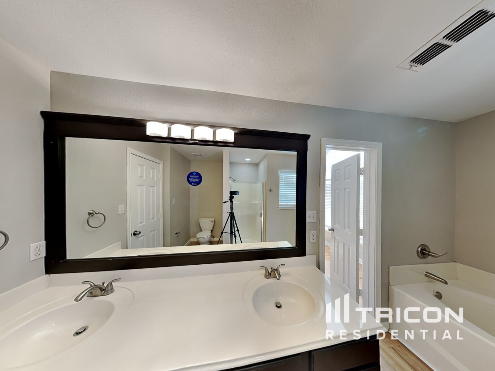 Building Photo - 1575 Wildflower Dr