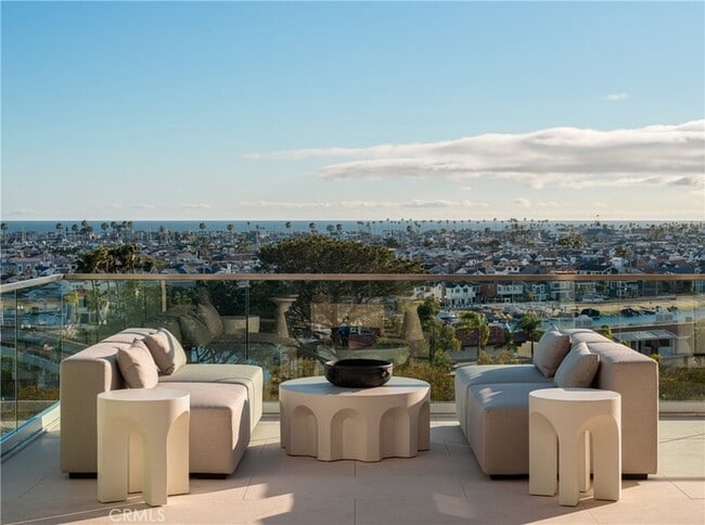 Building Photo - 1119 Dolphin Terrace