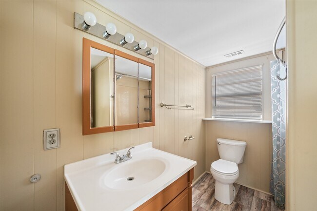Building Photo - 7102 Terrasso Dr