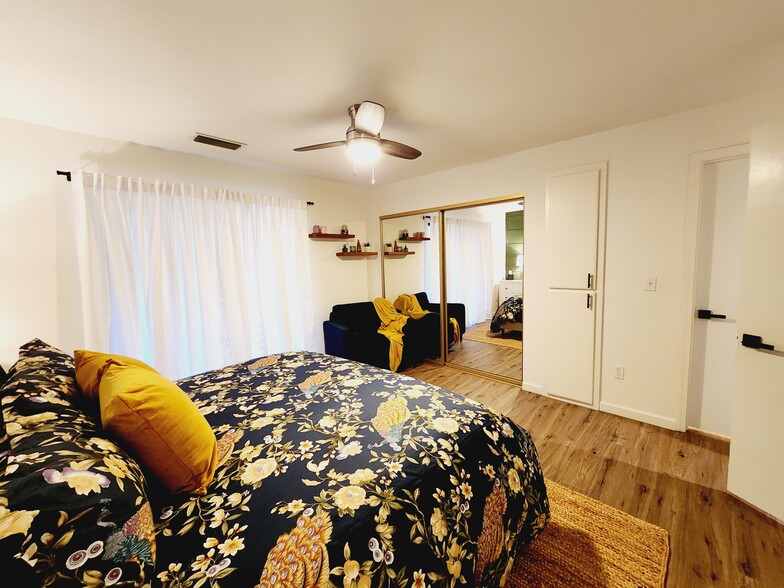 Master Bedroom - 155 S Canyon Diablo Rd
