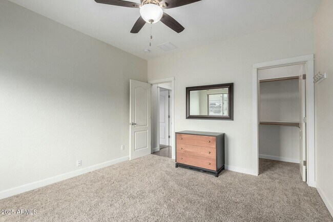 Building Photo - 9768 W Prospector Dr