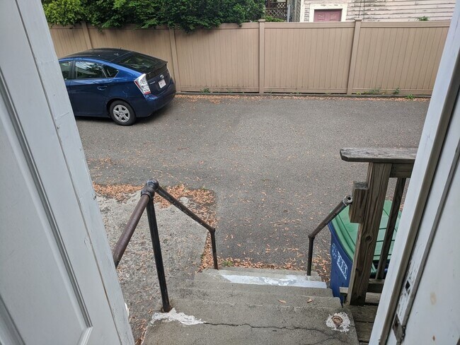 Building Photo - 731 Somerville Ave