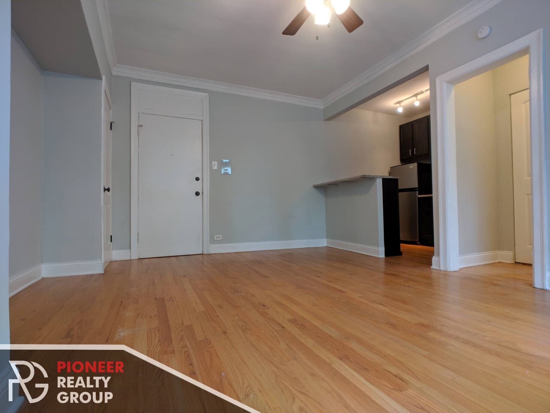 Building Photo - 4616 N Paulina St