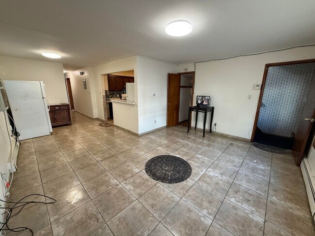 Building Photo - 36 W 9th St