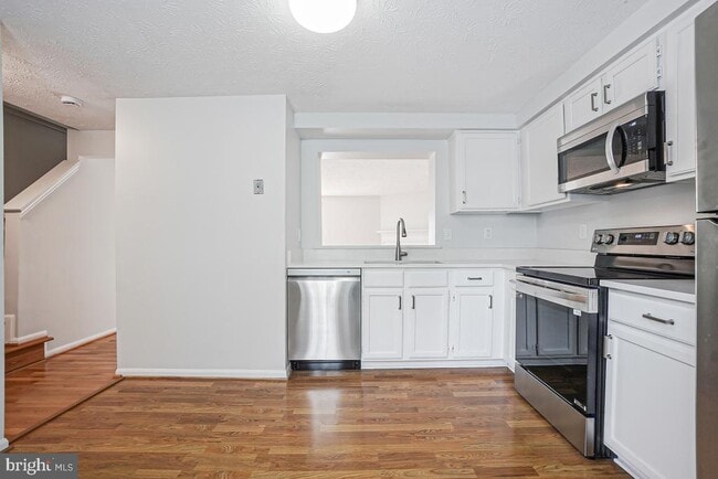 Building Photo - 529 Coral Reef Dr