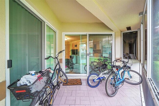 Building Photo - 9312 NW 9th Pl
