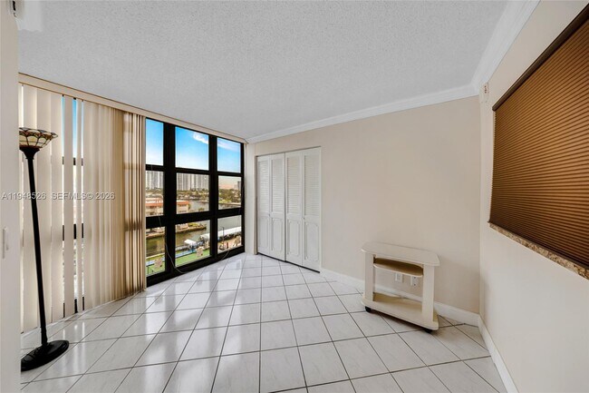 Building Photo - 2017 S Ocean Dr