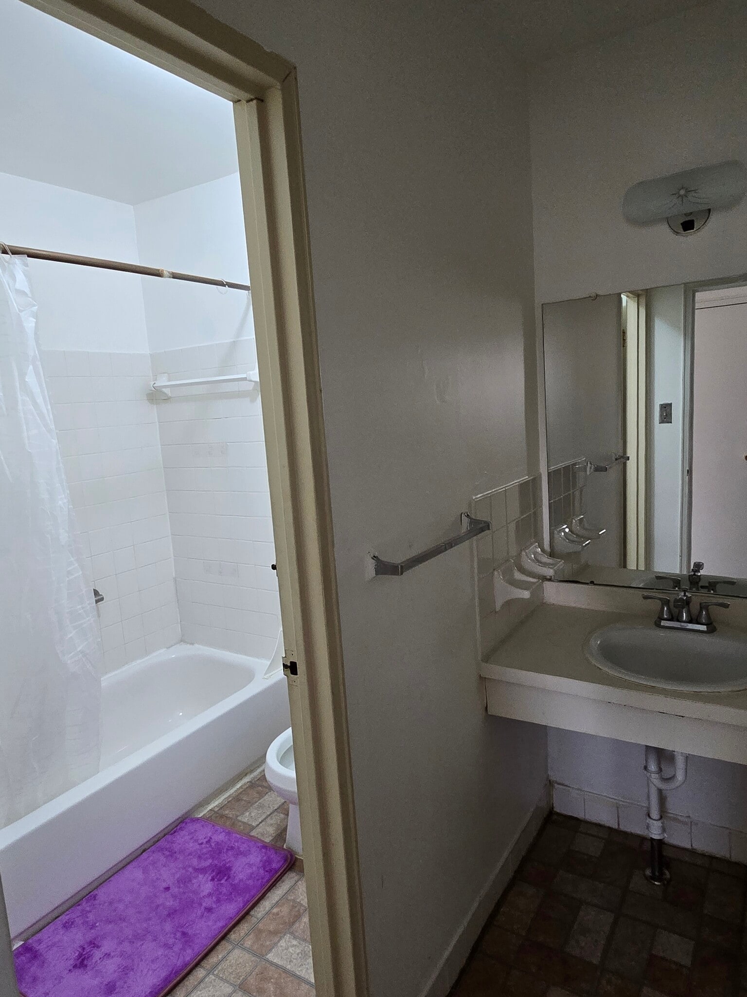 Building Photo - 9921 Bustleton Ave