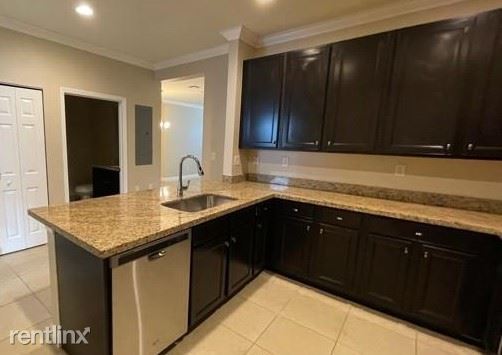 Primary Photo - 3 br, 2 bath Townhome - 840 SW 147th Ave #...